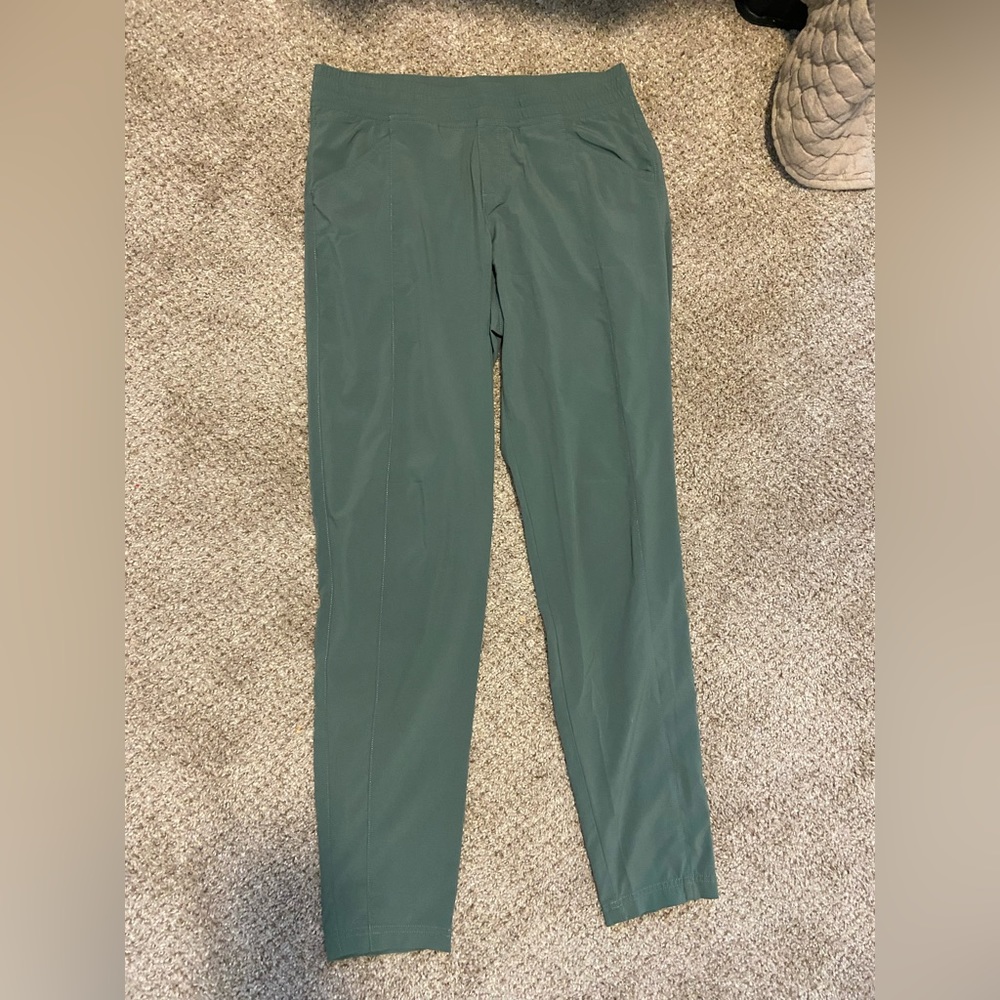 NORTH FACE ATHLETIC JOGGERS